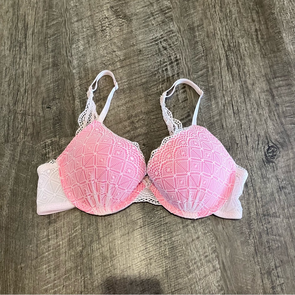 Pink bra 36C soft lace detail